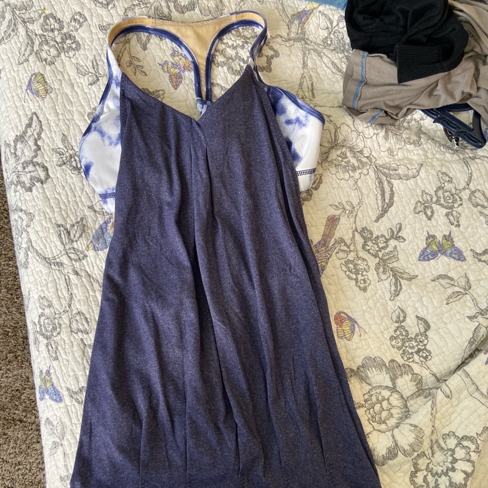 Lululemon purple twist back tank 4 EUC